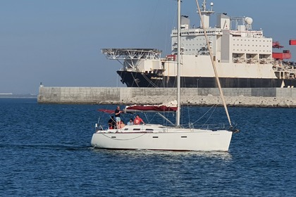 Charter Sailboat Beneteau 39,3 Cádiz