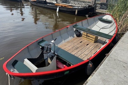 Hire Motorboat Electrische Sloep zonder vaarbewijs Hollandse Praam Ouderkerk aan de Amstel