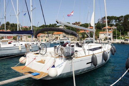 Rental Sailboat Jeanneau Sun Odyssey 449 Šolta