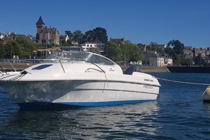 Location Bateau à moteur JEANNEAU LEADER 545 Douarnenez