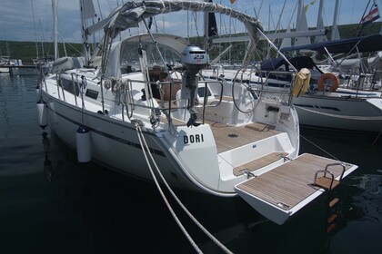 Hire Sailboat BAVARIA 37 CRUISER Punat