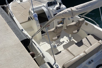 Noleggio Barca a motore Quicksilver Activ 605 Sundeck Marsiglia