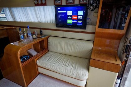 Hire Motor yacht Azimut 47 Puerto Aventuras