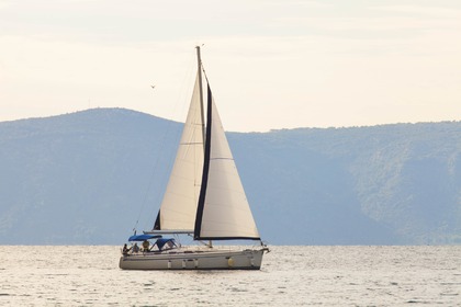 Hire Sailboat Bavaria Yachtbau  40 Cruiser Tučepi