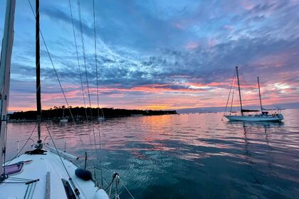Rental Sailboat Beneteau Sun odyssey Saint-Gilles-Croix-de-Vie