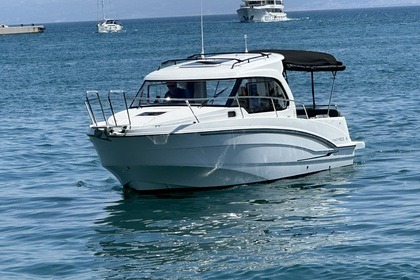 Hire Motorboat Beneteau Antares 8 Ičići