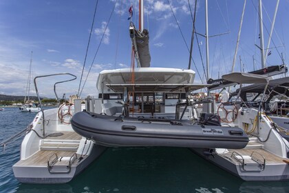 Hire Catamaran Excess Excess 15 - 6 + 2 cab. Mitikas 481 00
