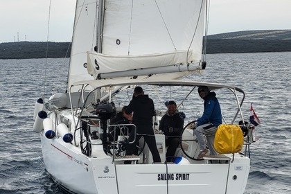 Hyra båt Segelbåt Bénéteau Oceanis 34.1 First line - 3 cab. Šimuni