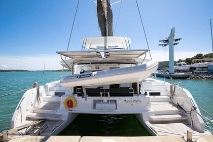 Hire Catamaran Lagoon-Bénéteau Lagoon 46 - 4 + 2 cab. Pula