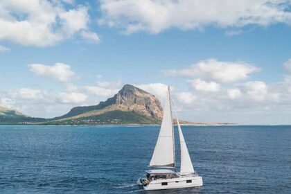 Location Catamaran  Nautitech 40 Open Rivière Noire