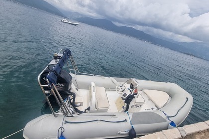 Verhuur RIB Mercury 4.6 Đenovići