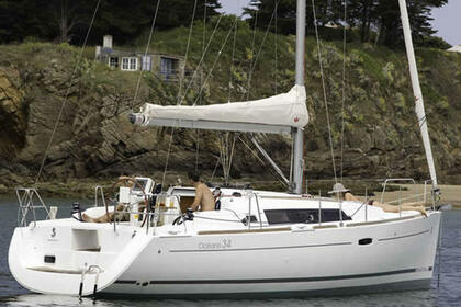 Hire Sailboat BENETEAU OCEANIS 34 Marmaris