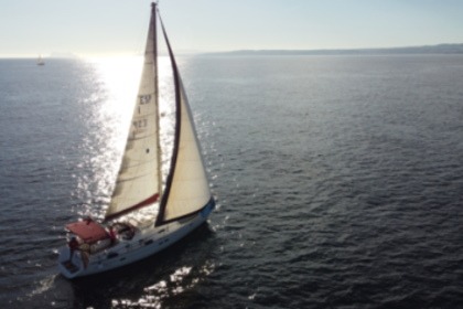 Rental Sailboat Beneteau Oceanis Clipper 411 Estepona