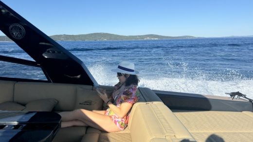 Split Motorboat Colnago 35 alt tag text