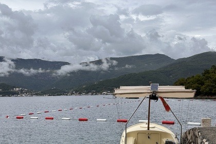 Charter Motorboat Elan Passara Đenovići