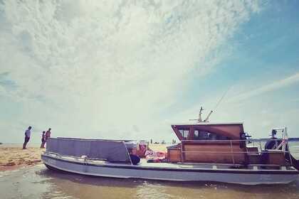 Rental Motorboat Ducros Bateau bac chaland Lège-Cap-Ferret