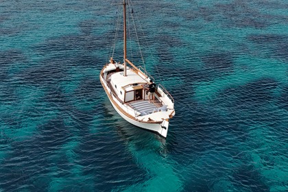 Hire Sailboat traditional wooden boat Mykonos