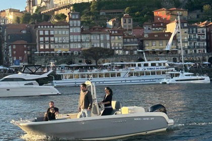 Charter Motorboat Invictus HX 200 Porto