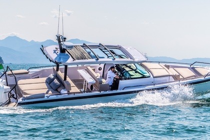 Miete Motorboot Axopar 37 T-Top Empuriabrava