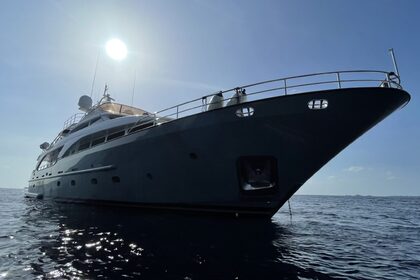 Miete Motoryacht Benetti Benetti 100 Malé
