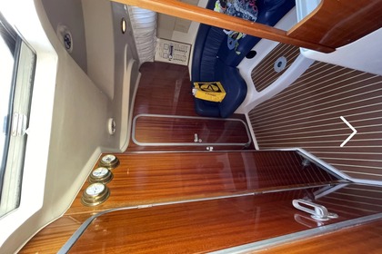 Charter Motorboat Salpa Laver 31,5 Lecco