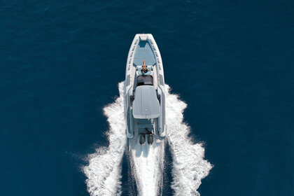 Hire RIB Ranieri International Cayman 33 Executive Porto Ercole