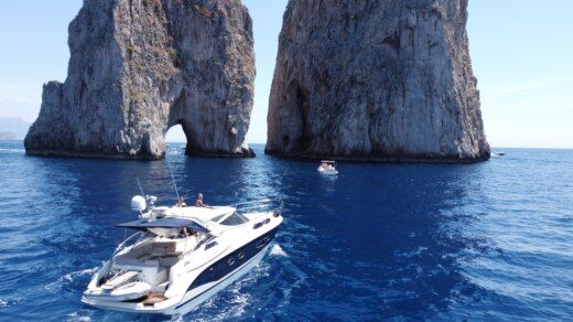 Salerno Motorboat Azimut Atlantis alt tag text