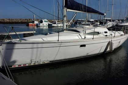 Hire Sailboat Alliura-Marine Feeling 32 La Rochelle