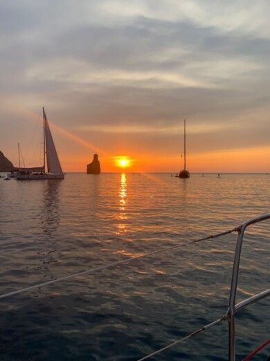 Ibiza Sailboat Bavaria 38 alt tag text