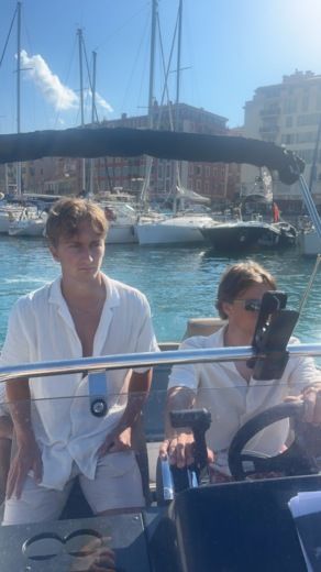 Saint-Laurent-du-Var Motorboat QuickSilver 555 open alt tag text