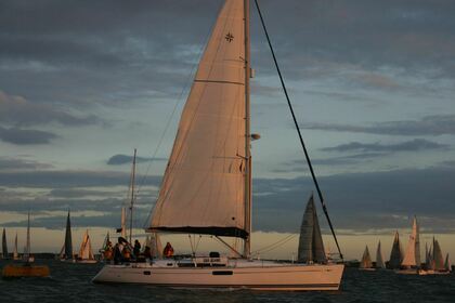 Hire Sailboat Jeanneau 49 Hampshire