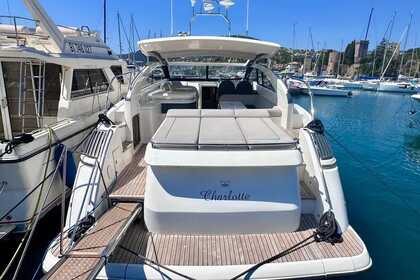 Location Bateau à moteur Princess V42 Villeneuve-Loubet