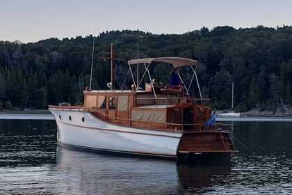 Charter Motorboat Ortholan Crucero Villa La Angostura