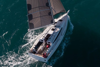 Charter Sailboat  SUN ODYSSEY 380 SUNNY Golfe Juan