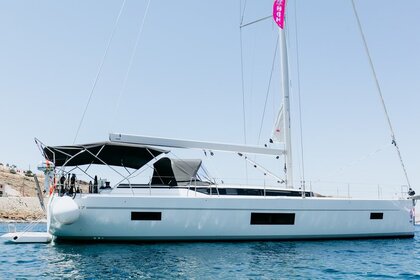 Miete Segelboot Bavaria Yachtbau Bavaria C57 - 4 + 1 cab. Alimos