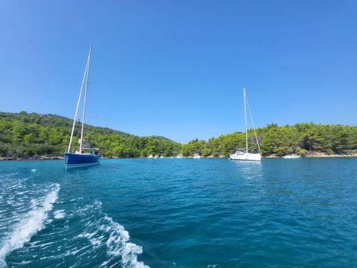 Zadar RIB Bura 5.7 Step alt tag text