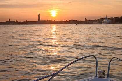 Hire Motorboat yacht&Co Atlantic 20 Venice