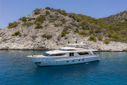 Rental Motorboat Sanlorenzo SD92 Athens