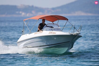 Charter Motorboat BENETEAU Flyer 550 Open Pakoštane