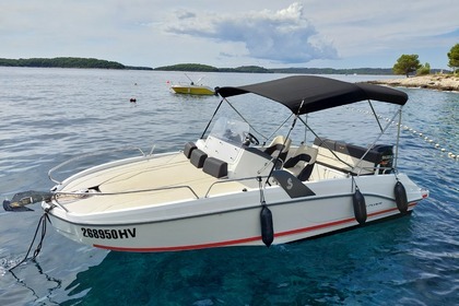 Verhuur Motorboot Bènèteau Flyer 6.6 SUNdeck Hvar