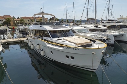 Location Yacht Greenline Yachts Greenline 48 Fly Biograd na Moru