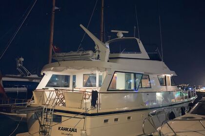 Charter Motorboat Hatteras 65 Çeşme