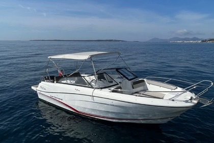 Location Bateau à moteur Jeanneau Cap Camarat 7.5 Br Golfe Juan