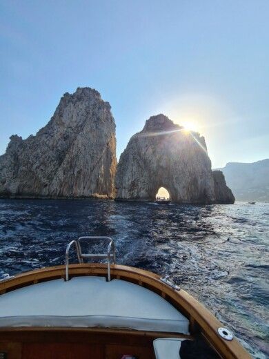 Sorrento Motorboat Comena Cabin 25 alt tag text