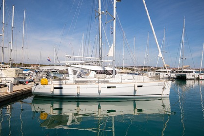 Rental Sailboat  Oceanis 45 Pomer