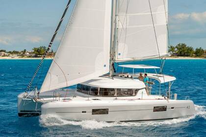 Charter Catamaran LAGOON 42 Capo d'Orlando