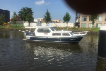 Verhuur Motorboot Hooveld 860 peugot diesel 60 pk Hooveld Nieuwe Niedorp