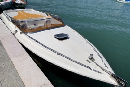Hire Motorboat Abbate Primatist 23 Venice