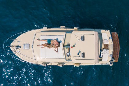 Noleggio Barca a motore CHRIS CRAFT COMMANDER 31 Positano