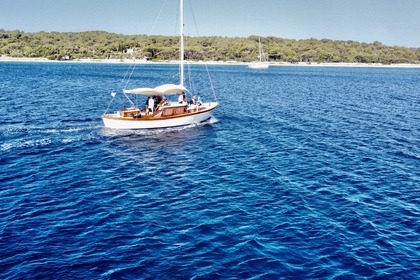 Charter Motorboat Wooden Woden gullet Mali Losinj